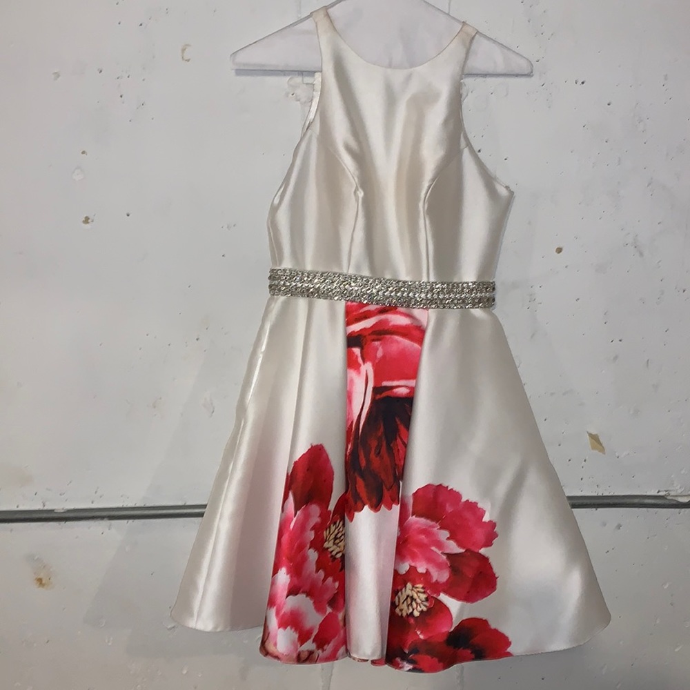 Prom dress with silver Rhinestones for the belt